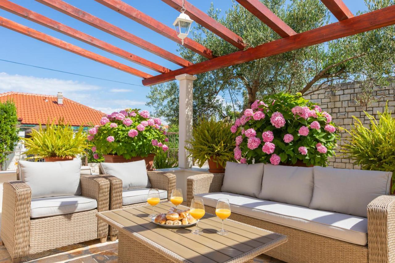 Apartments4You Supetar-The Best And Most Popular Apartments For Discovering The Island - Free Parking - 200 Meters From The Beach Екстериор снимка