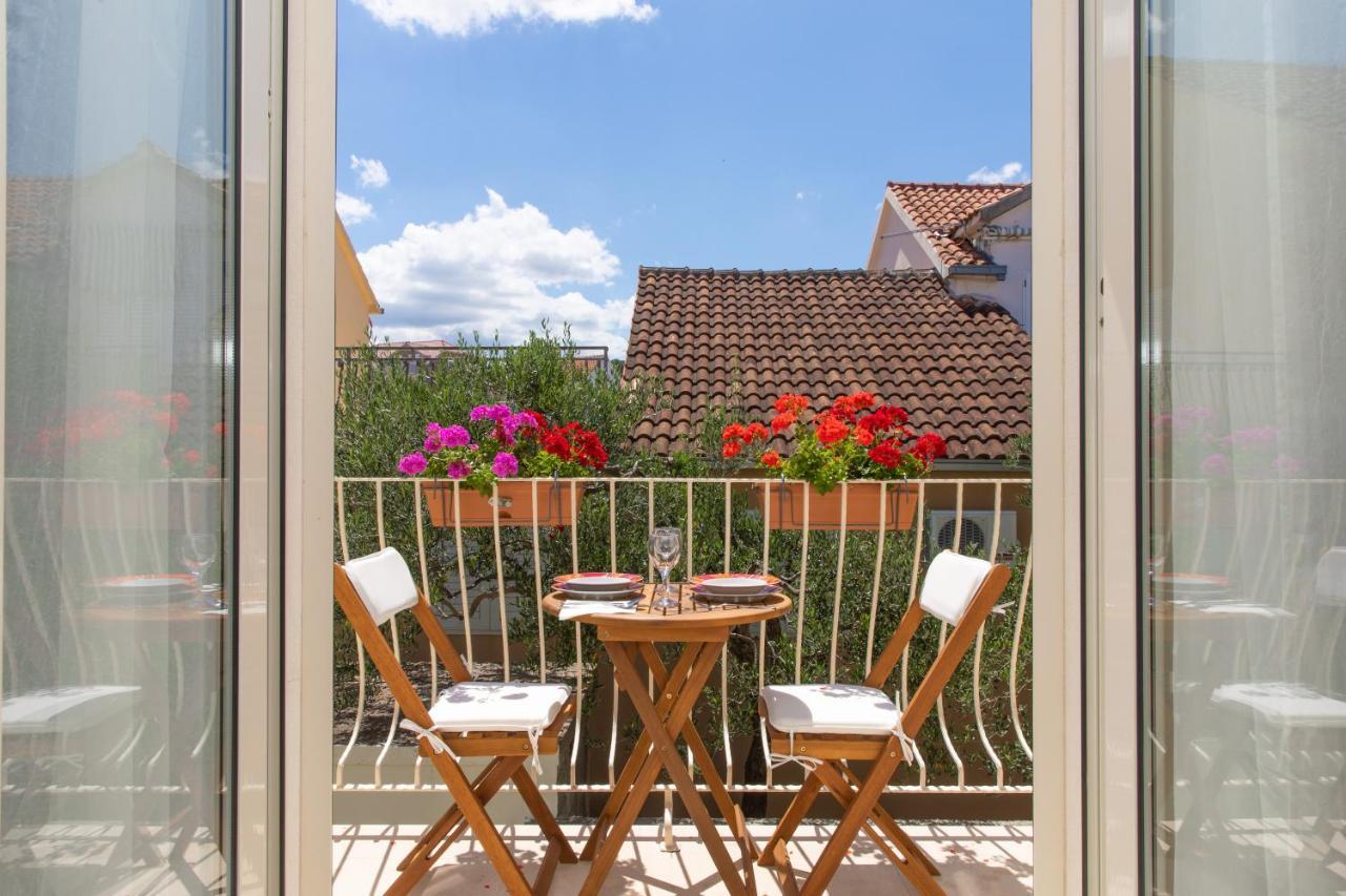 Apartments4You Supetar-The Best And Most Popular Apartments For Discovering The Island - Free Parking - 200 Meters From The Beach Екстериор снимка