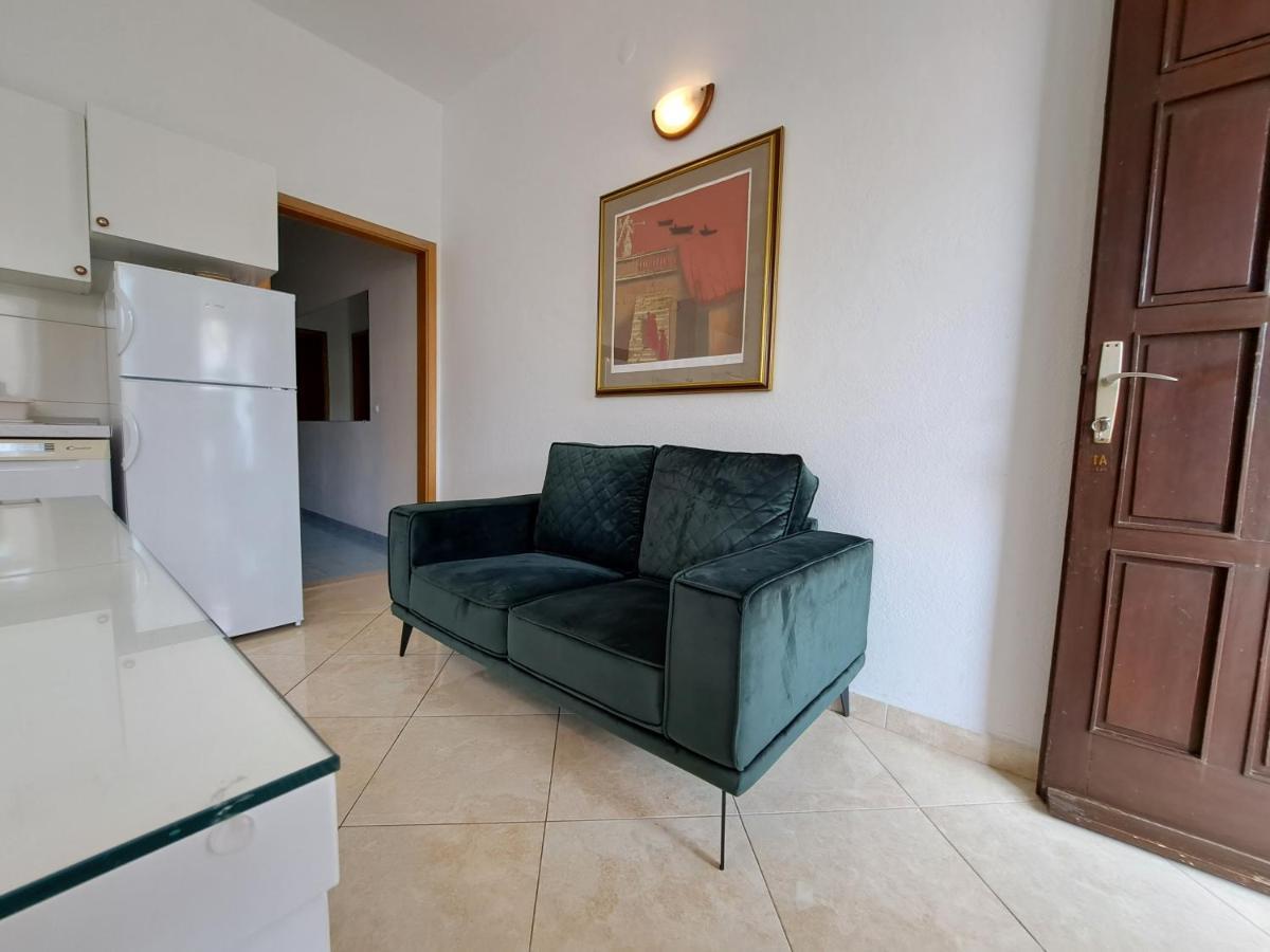 Apartments4You Supetar-The Best And Most Popular Apartments For Discovering The Island - Free Parking - 200 Meters From The Beach Стая снимка