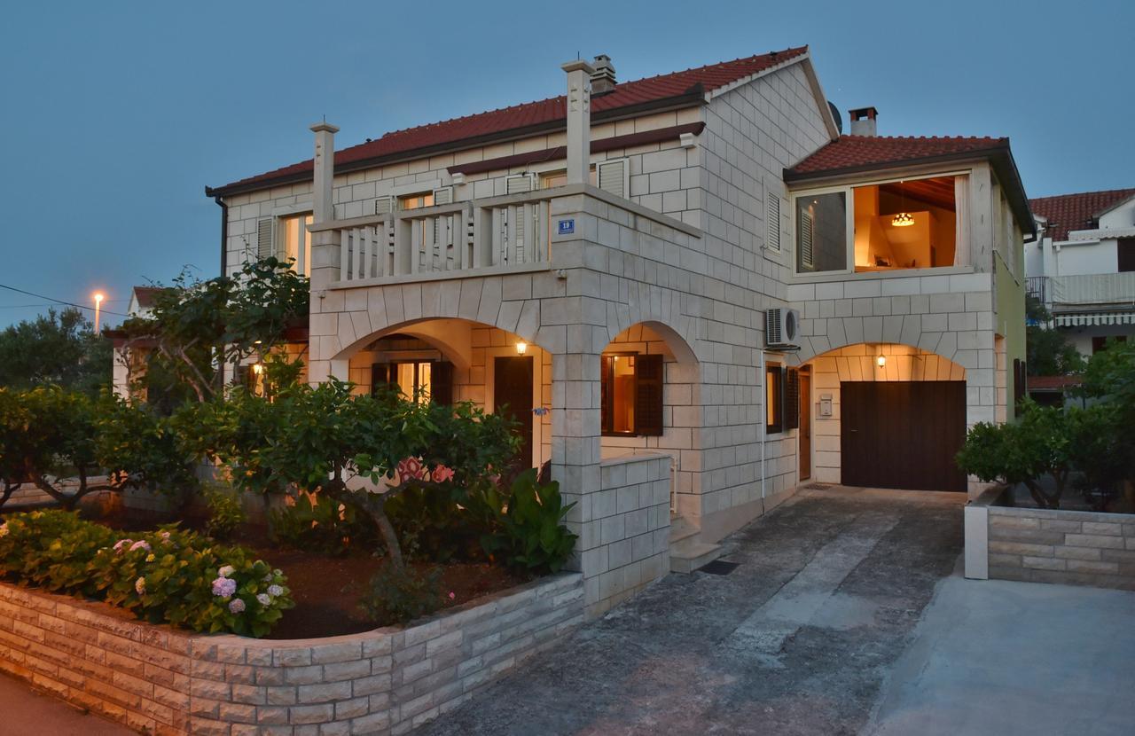 Apartments4You Supetar-The Best And Most Popular Apartments For Discovering The Island - Free Parking - 200 Meters From The Beach Екстериор снимка